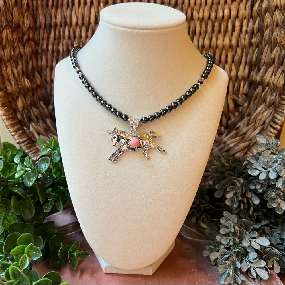 925 Sterling Silver Donkey Pendant with Pink Conch Center Stone
Pendant only - Picture 7 of 12